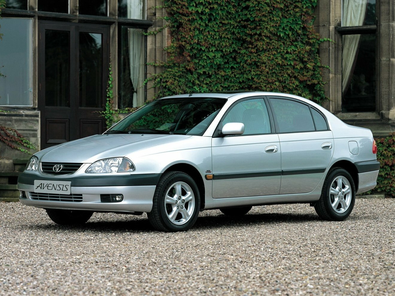 Toyota Avensis I Рестайлинг (2000–2003) · 2.0 MT (150 л.с.)
