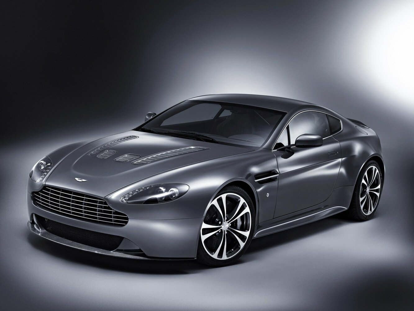 V12 Vantage Carbon Black