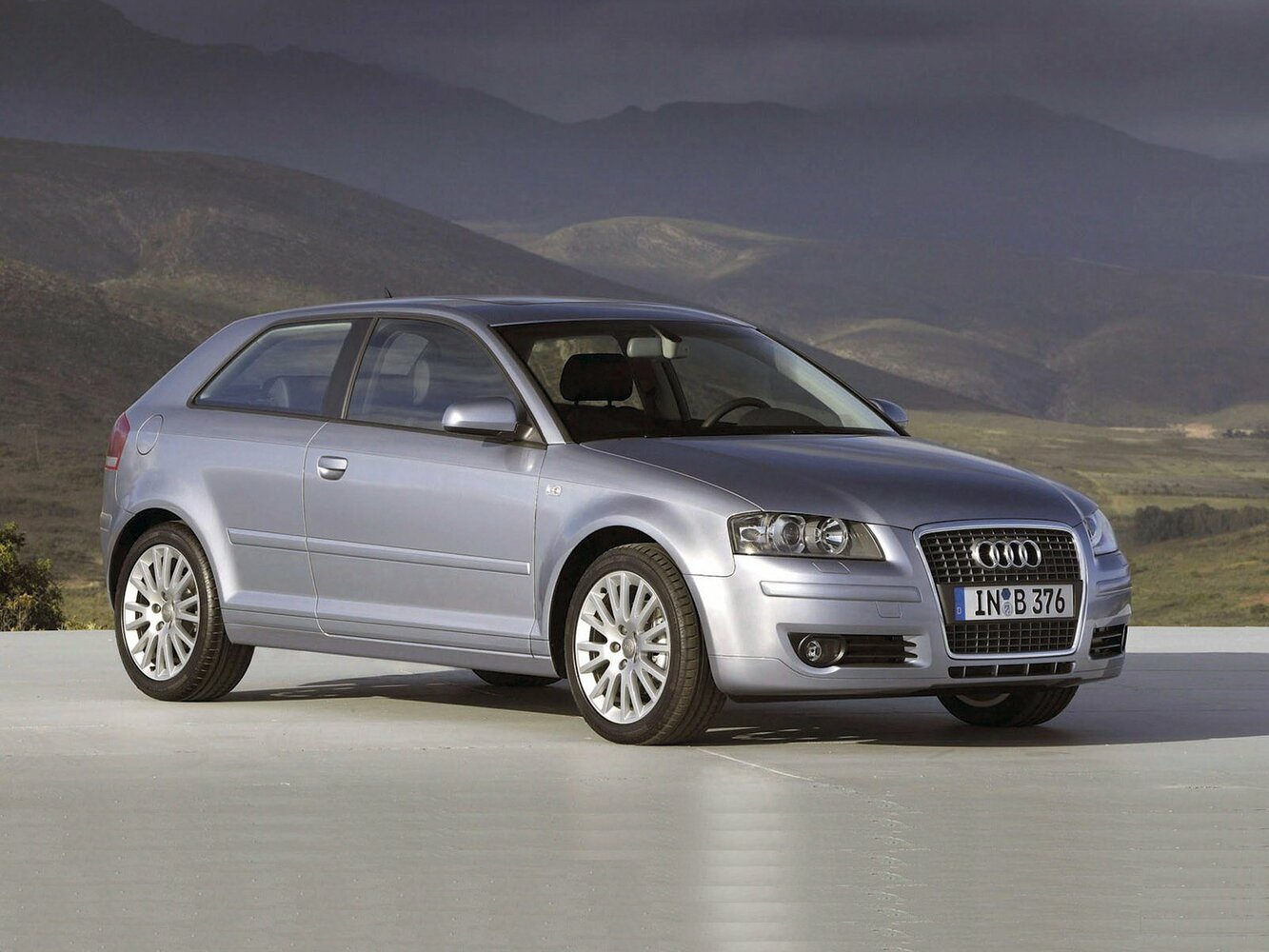 Audi A3 II (8P) Рестайлинг 1 (2004–2008) · 2.0 AT (150 л.с.)
