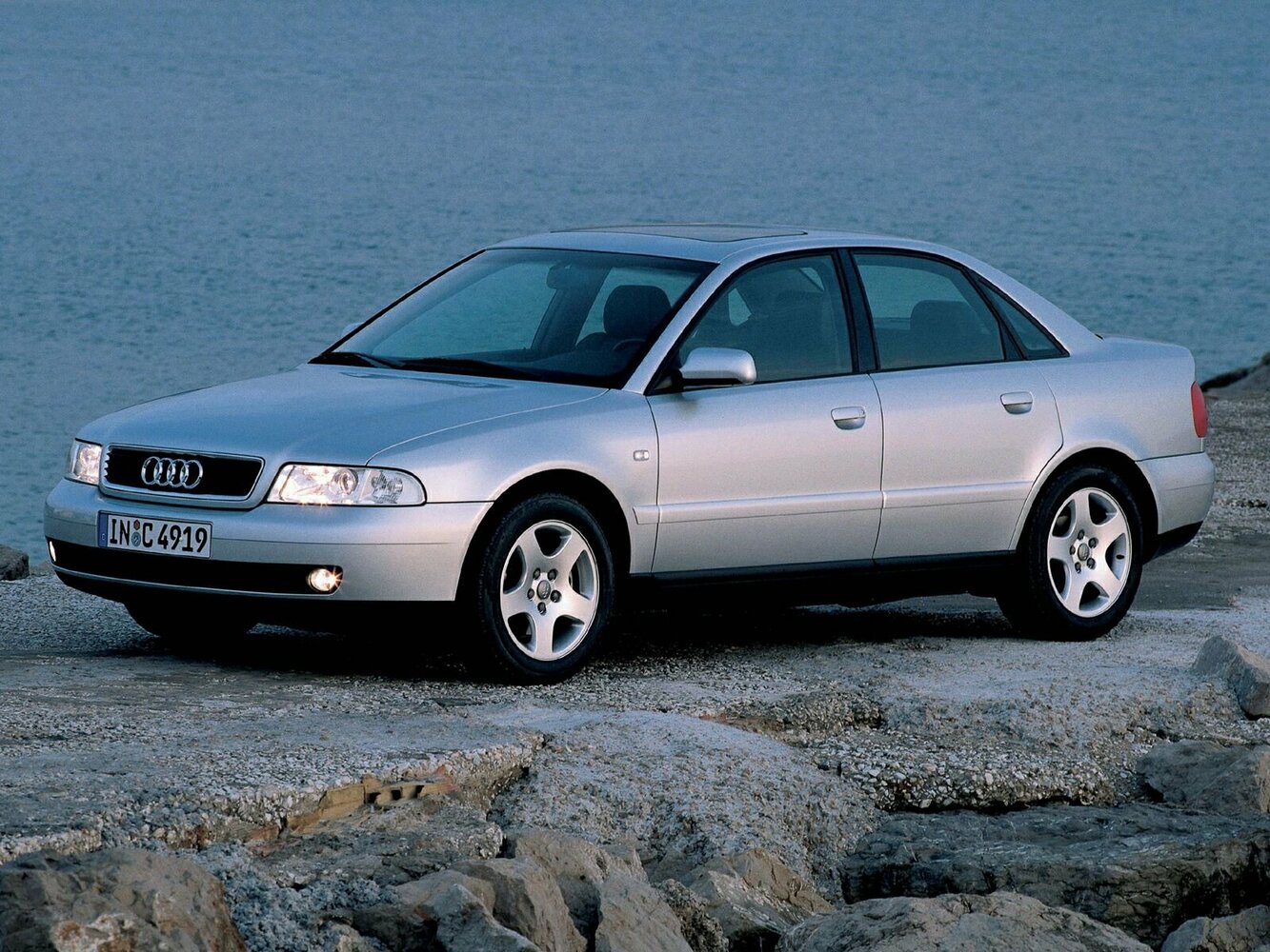 Audi A4 I (B5) Рестайлинг (1999–2001) · 1.9d MT (116 л.с.) 4WD