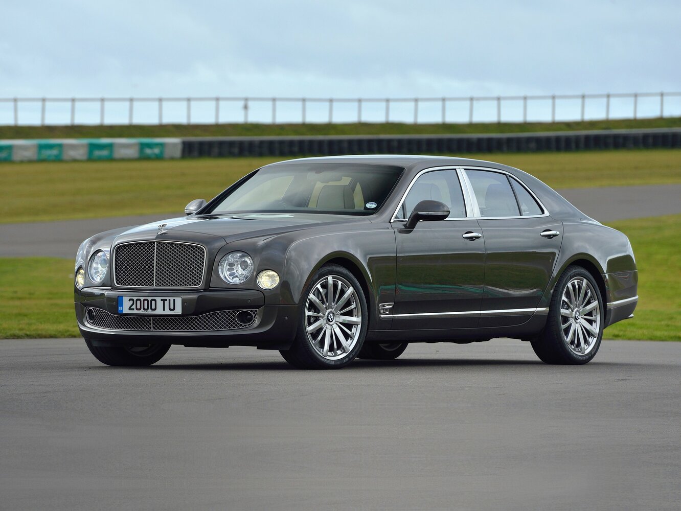 Bentley Mulsanne II (2010–2016) · 6.8 AT (512 л.с.)