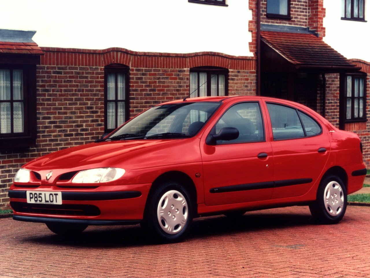 Renault Megane I Рестайлинг (1999–2003) · 1.6 AT (90 л.с.)