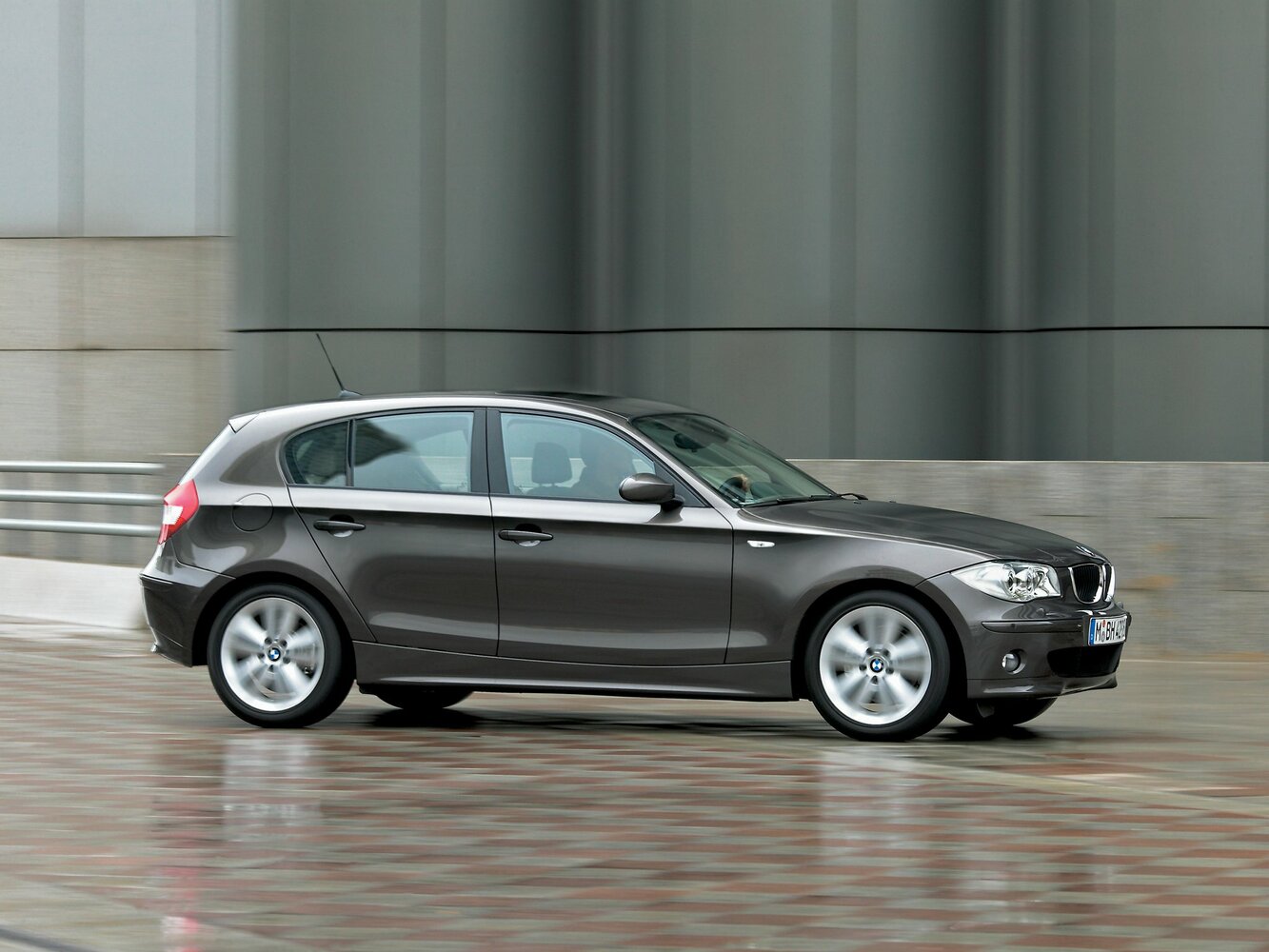BMW 1 серии I (E81/E82/E87/E88) (2004–2007) · 120i 2.0 MT (150 л.с.)