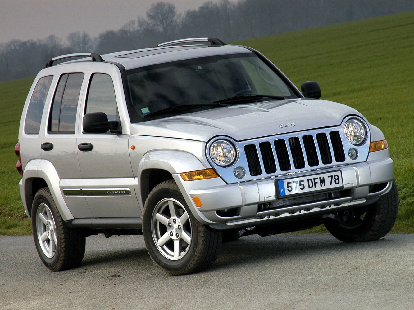 Jeep Cherokee III (KJ) Рестайлинг (2004–2007) · 2.8d MT (163 л.с.) 4WD