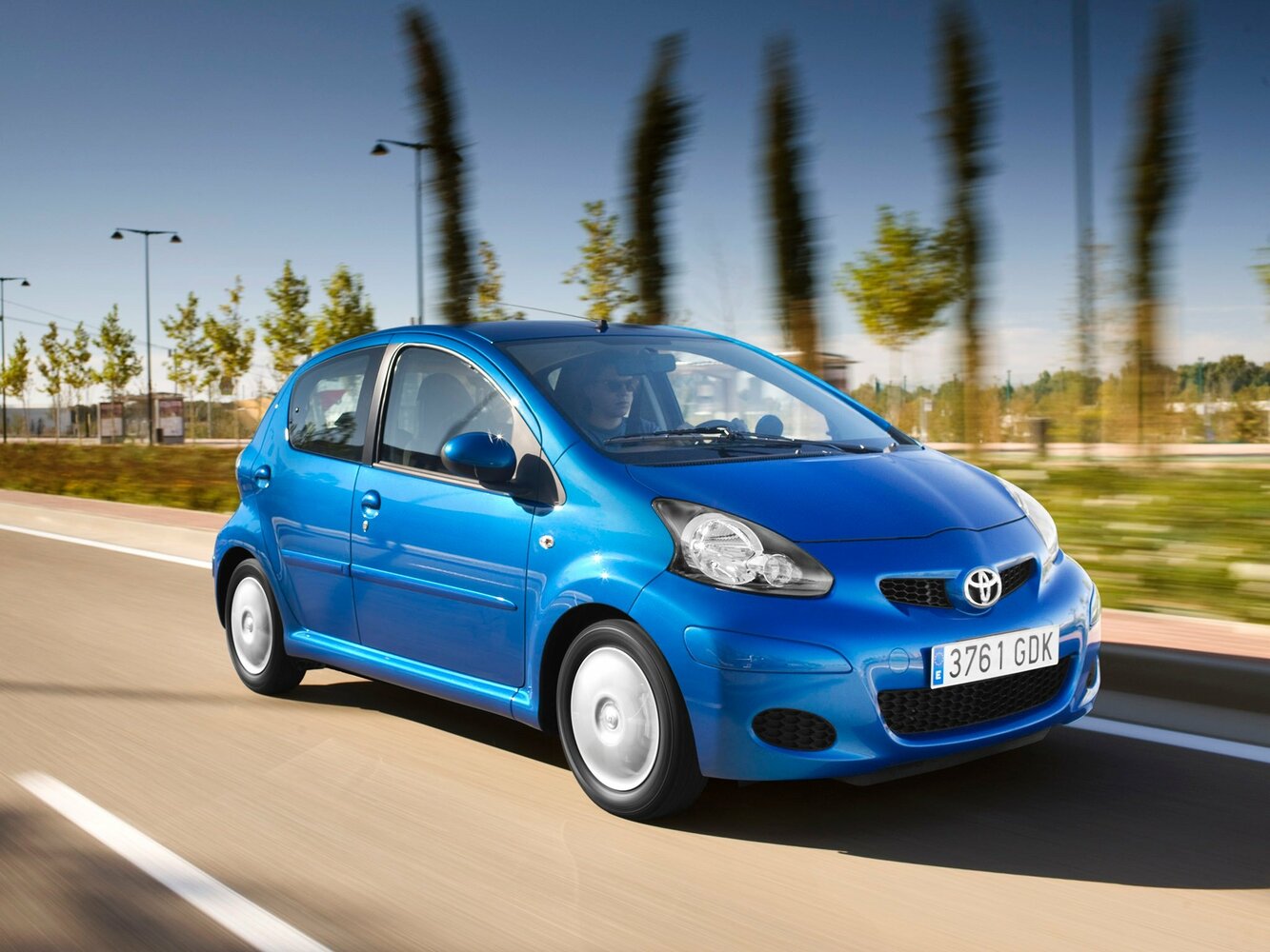 Toyota Aygo I Рестайлинг (2009–2012) · 1.0 AMT (67 л.с.)