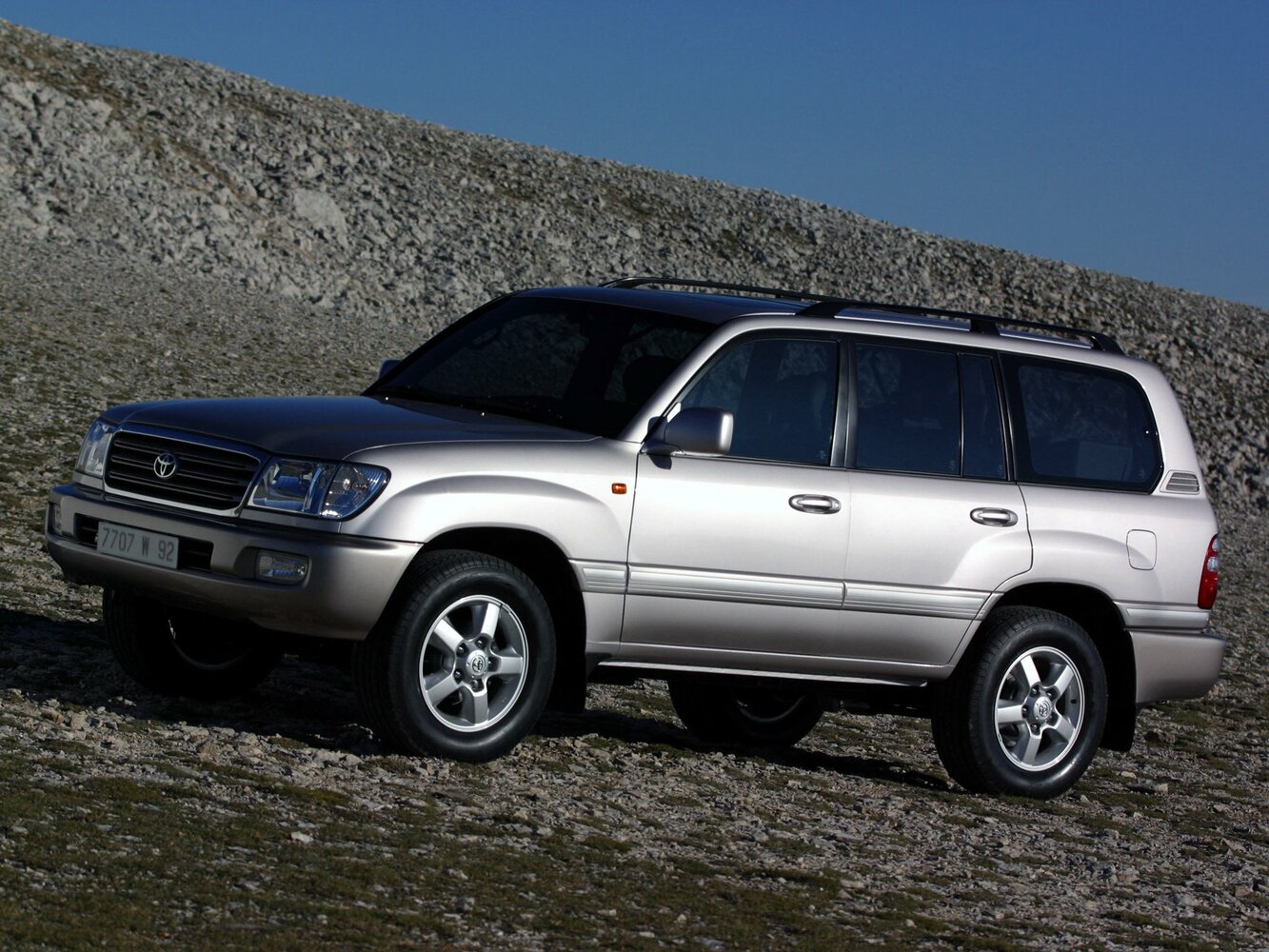 Toyota Land Cruiser 100 Series Рестайлинг 1 (2002–2005) · 105 4.5 AT (212 л.с.) 4WD