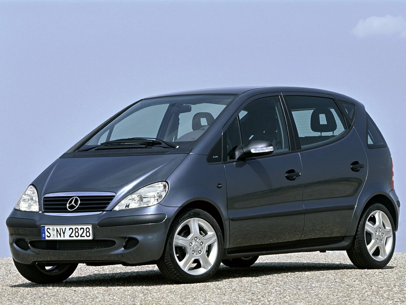 Mercedes-Benz A-Класс I (W168) Рестайлинг (2001–2004) · 190 Long 1.9 AT (125 л.с.)