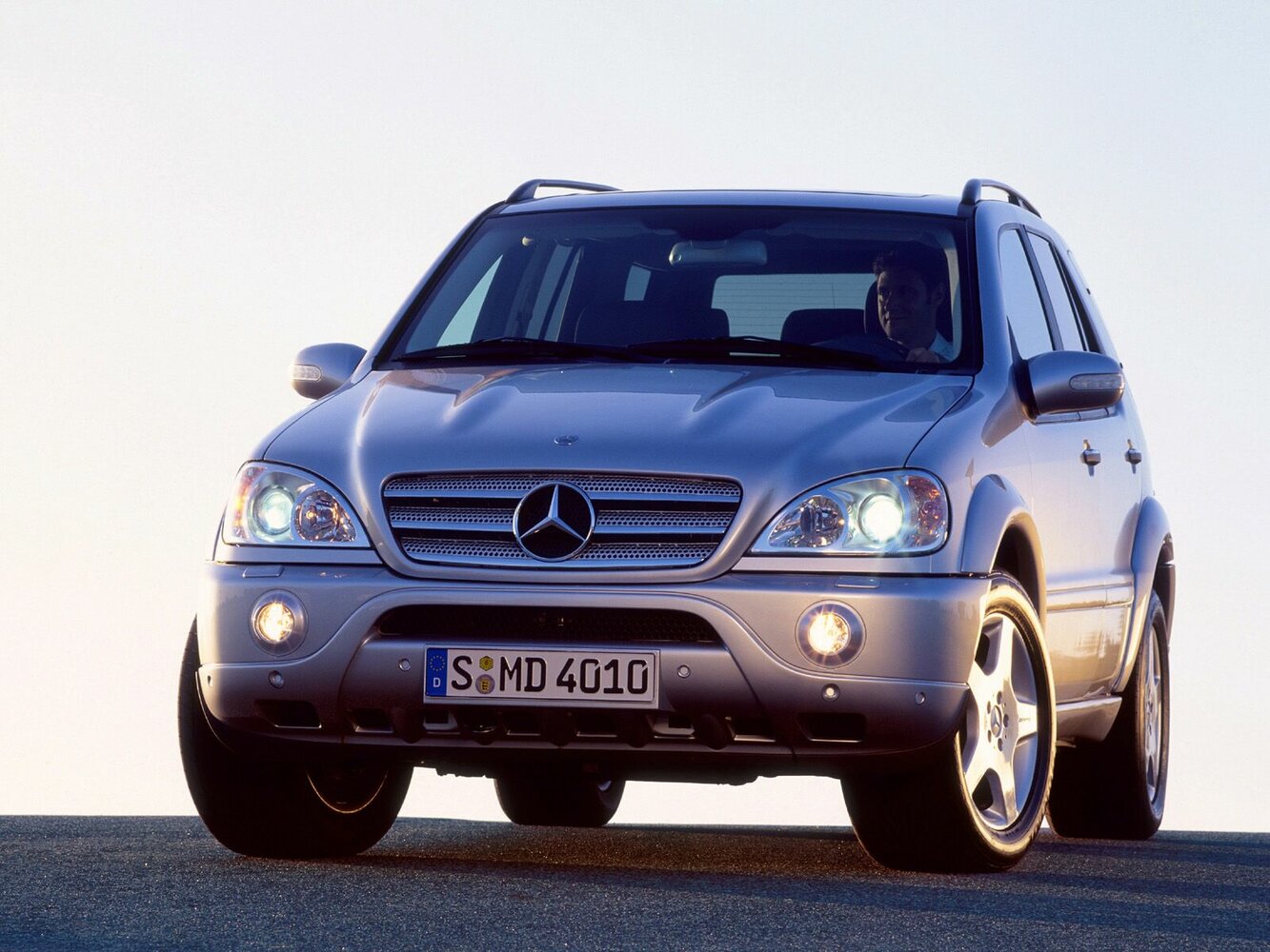 Mercedes-Benz M-Класс AMG I (W163) Рестайлинг (2001–2005) · 55 AMG 5.4 AT (347 л.с.) 4WD