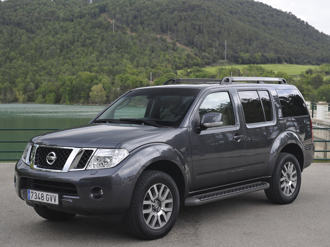 Nissan Pathfinder III Рестайлинг (2010–2014) · 2.5d AT (190 л.с.)