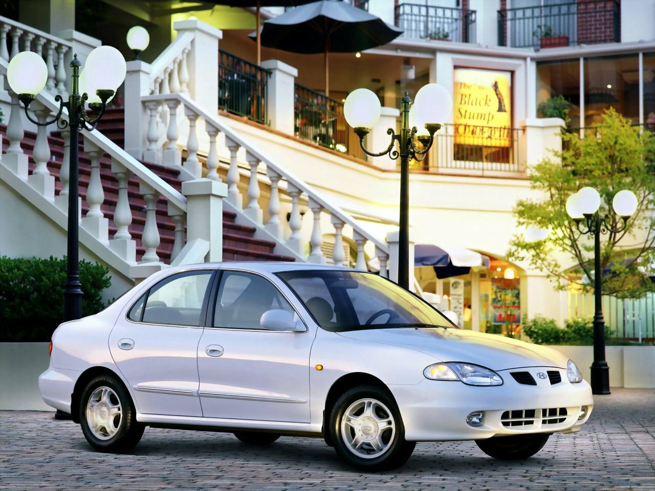 Hyundai Lantra II Рестайлинг (1998–2000) · 1.5 AT (88 л.с.)