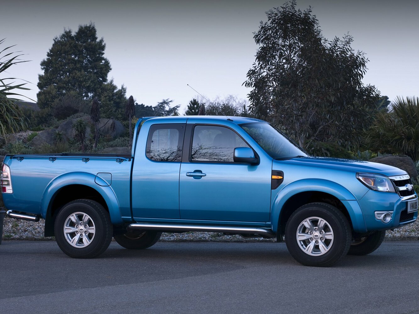 2.5d MT (143 л.с.) 4WD