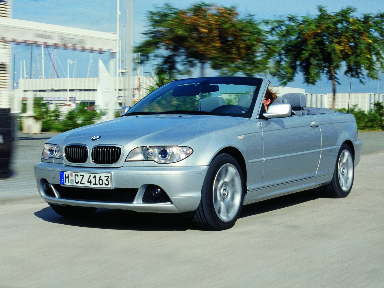 318i 2.0 AT (143 л.с.)