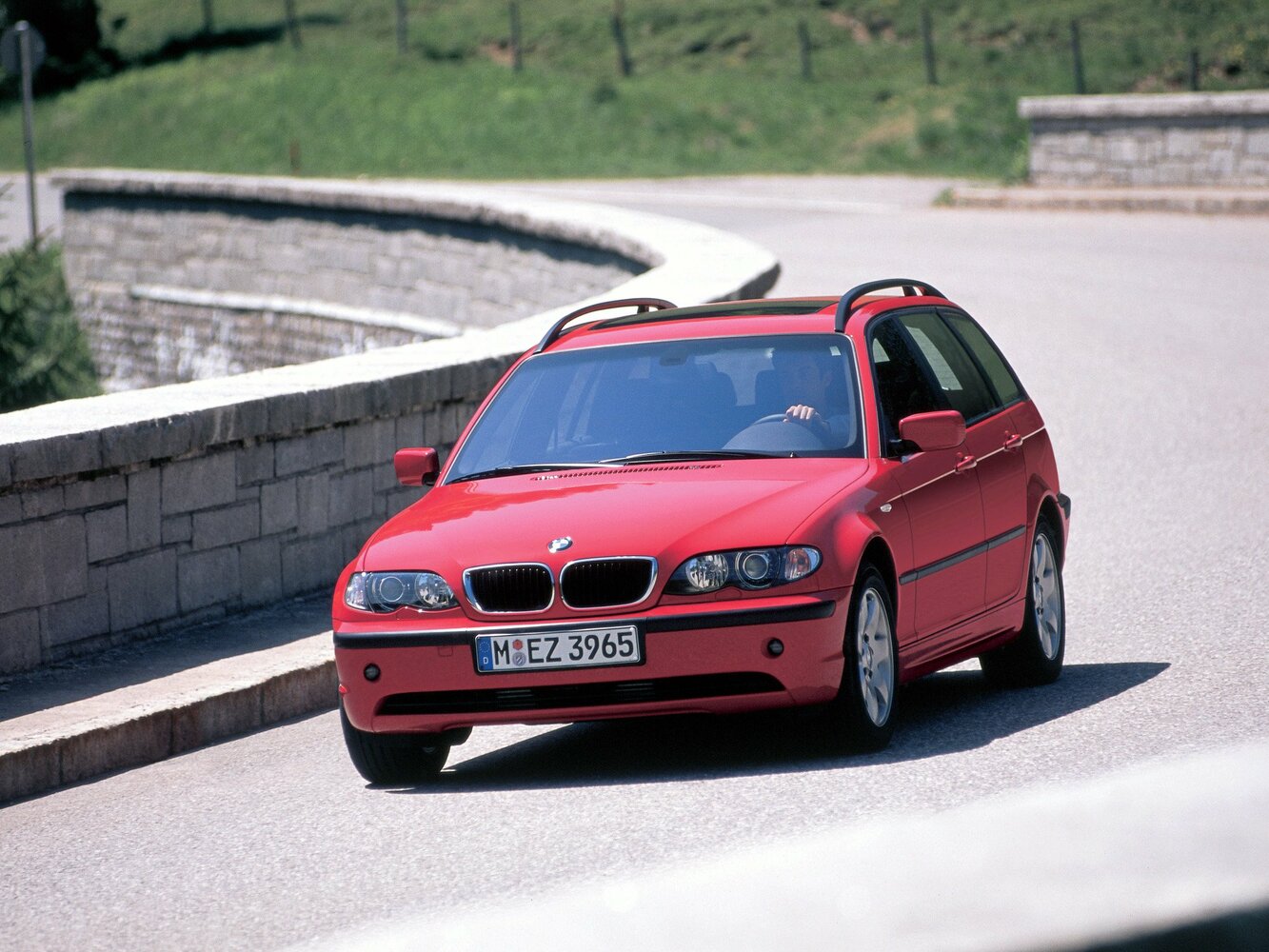 318d 2.0d MT (115 л.с.)