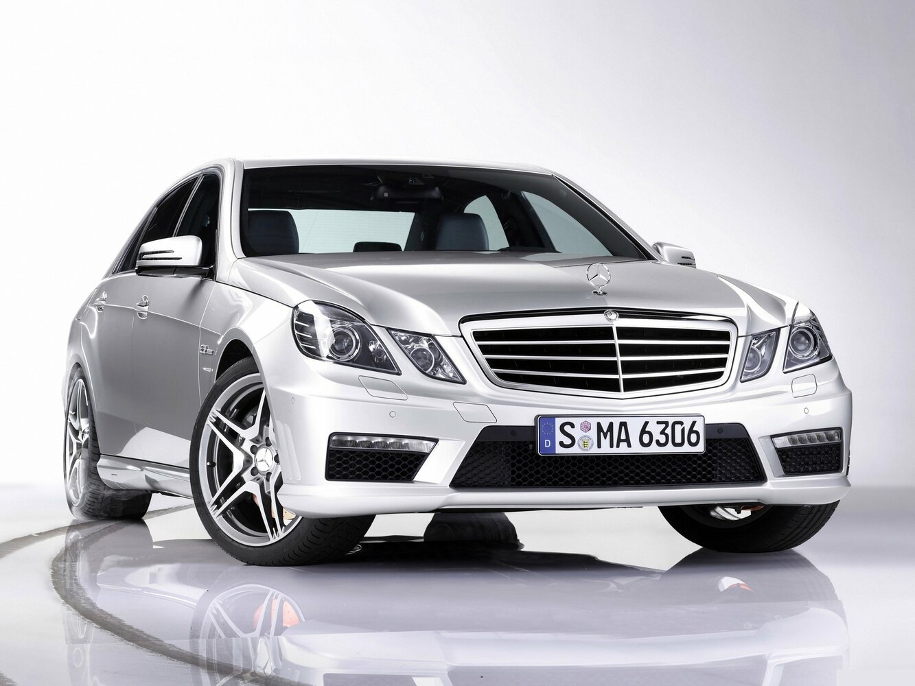 Mercedes-Benz E-Класс AMG IV (W212, S212) (2009–2013) · 63 AMG 6.2 AT (525 л.с.)