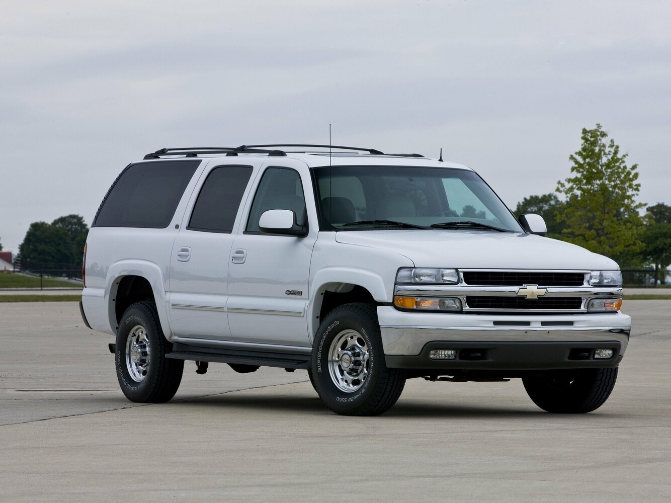 Chevrolet Suburban IX (2000–2006) · 5.3 AT (288 л.с.)