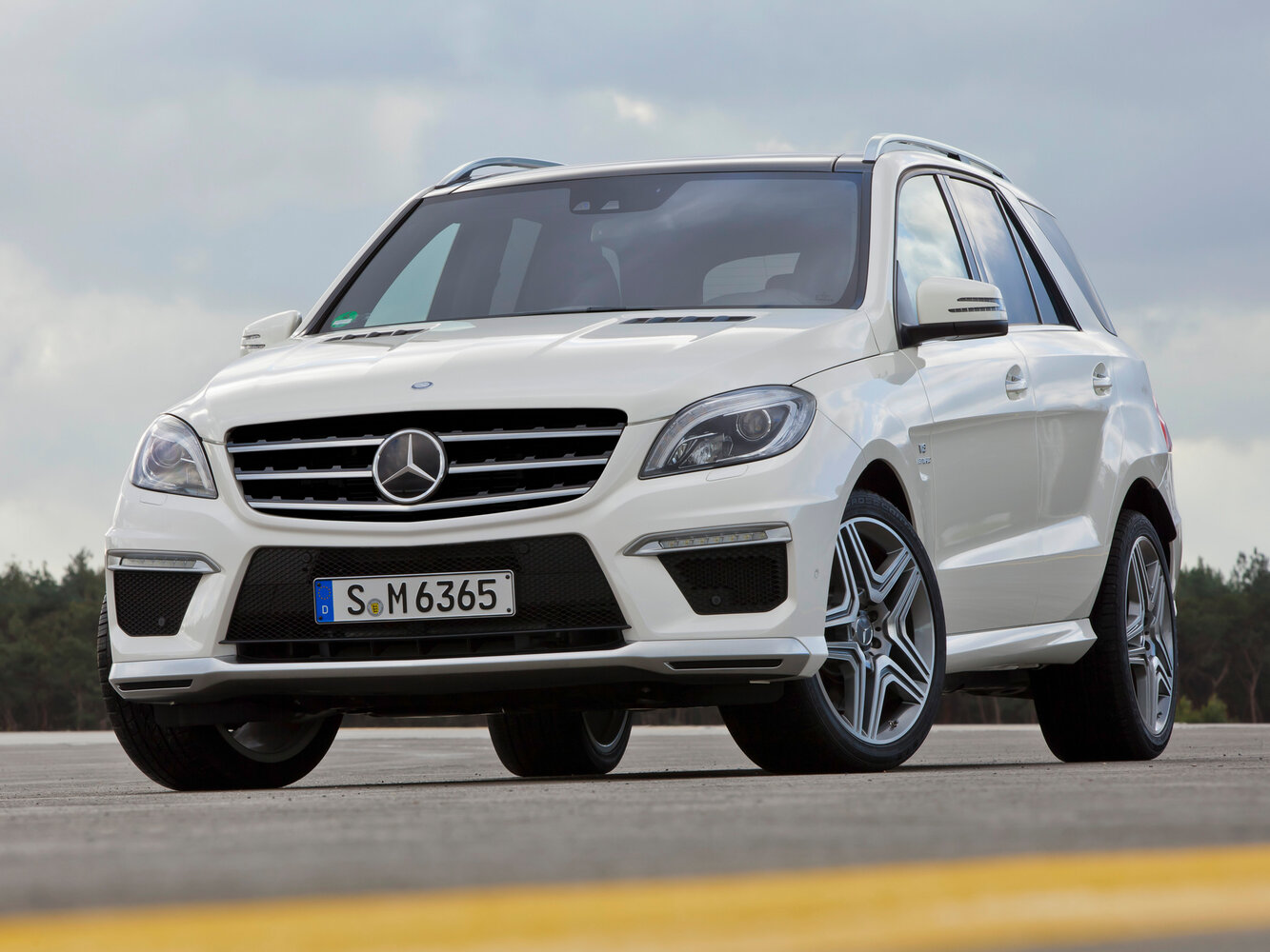 Mercedes-Benz M-Класс AMG III (W166) (2011–2015) · 63 AMG 5.5 AT (558 л.с.) 4WD