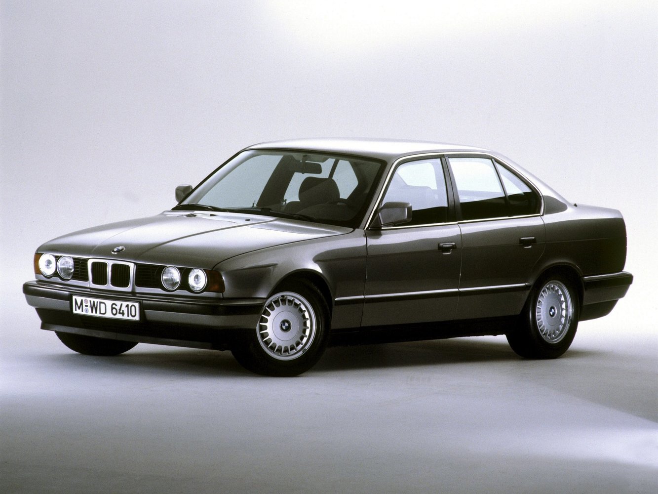BMW 5 серии III (E34) (1987–1996) · 540i 4.0 AT (286 л.с.)