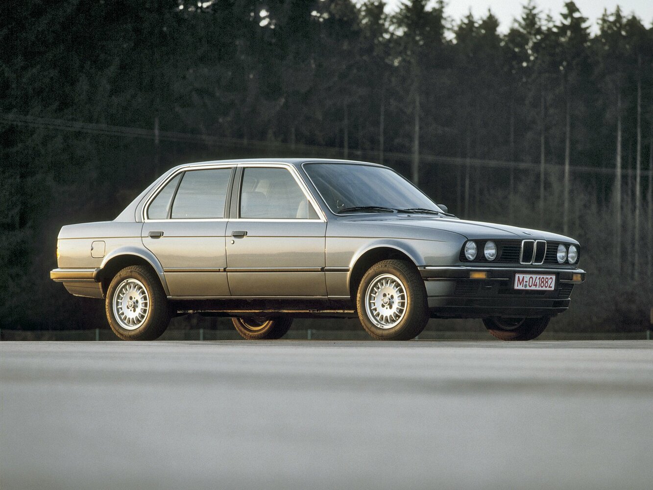 BMW 3 серии II (E30) (1982–1994) · 320i 2.0 AT (129 л.с.)