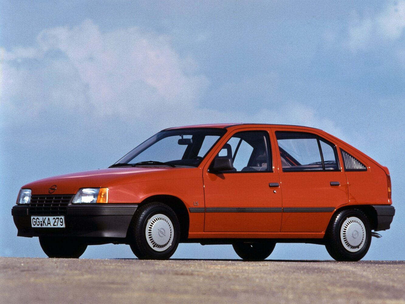 Opel Kadett E (1984–1989) · 2.0 MT (115 л.с.)