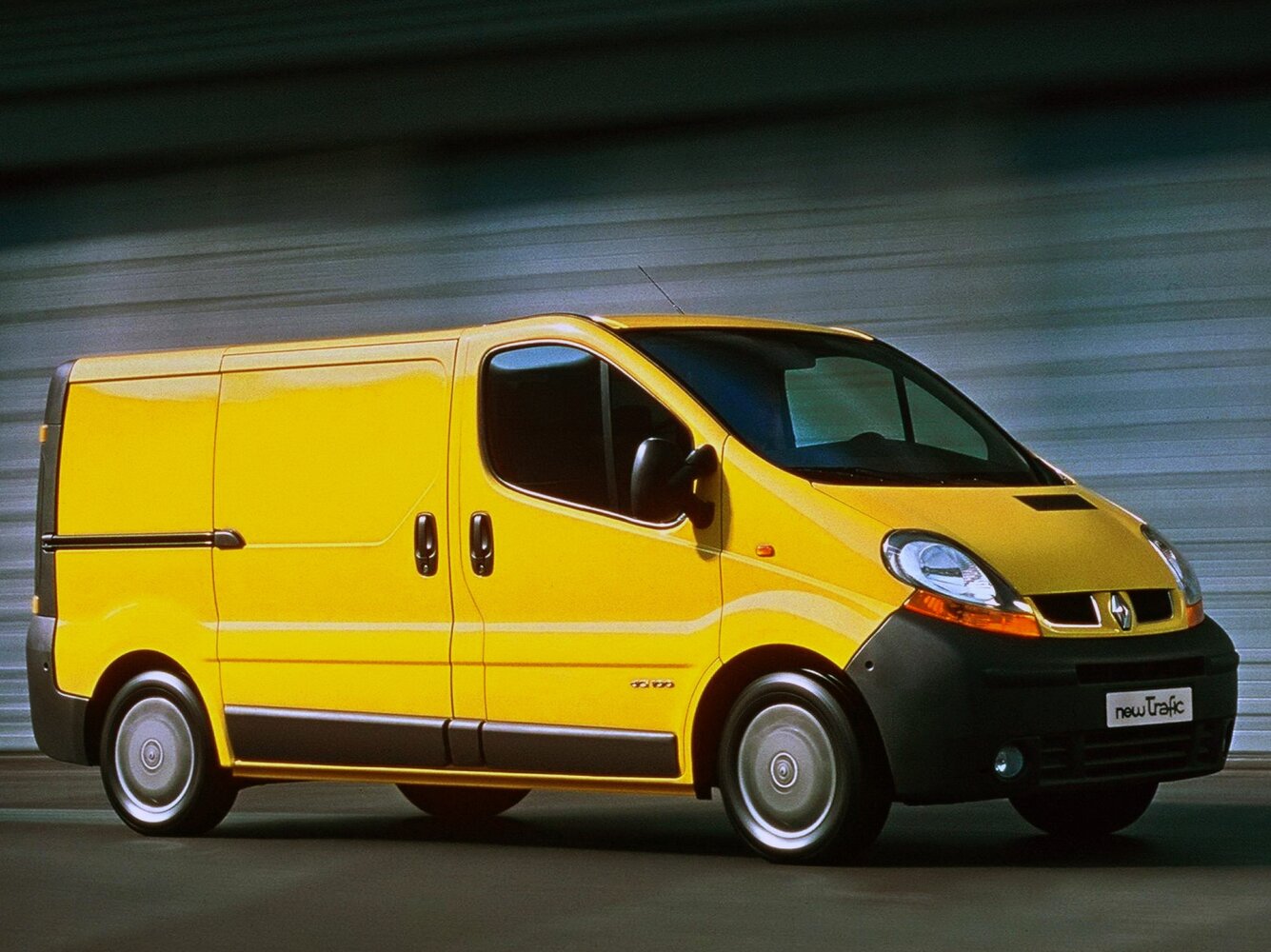 Renault Trafic II (2001–2006) · 2.5d MT (135 л.с.)