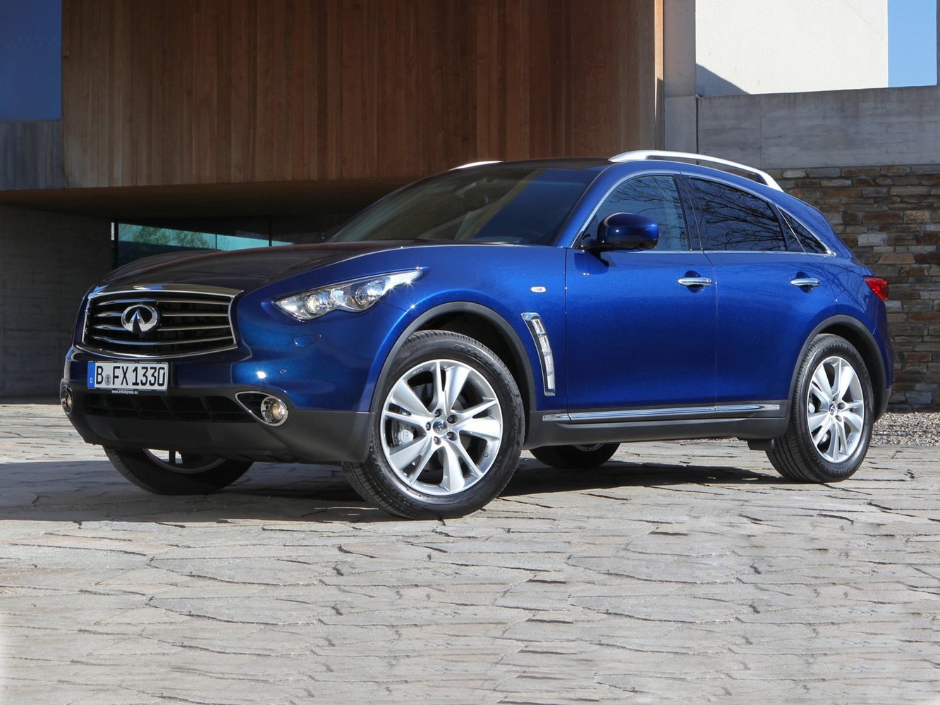 Infiniti FX II (S51) Рестайлинг (2011–2013) · FX Vettel Edition 5.0 AT (420 л.с.) 4WD