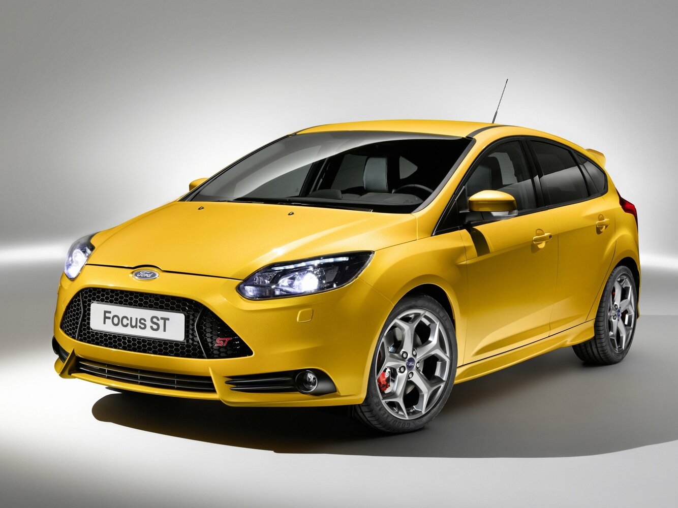 Ford Focus ST III (2012–2015) · 2.0 MT (249 л.с.)