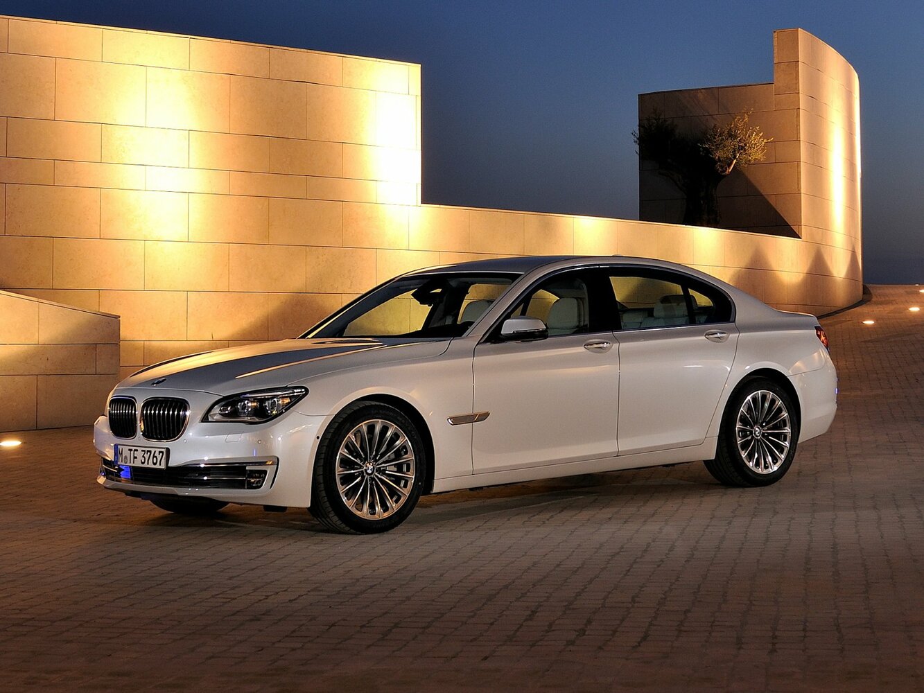 730i 3.0 AT (258 л.с.)