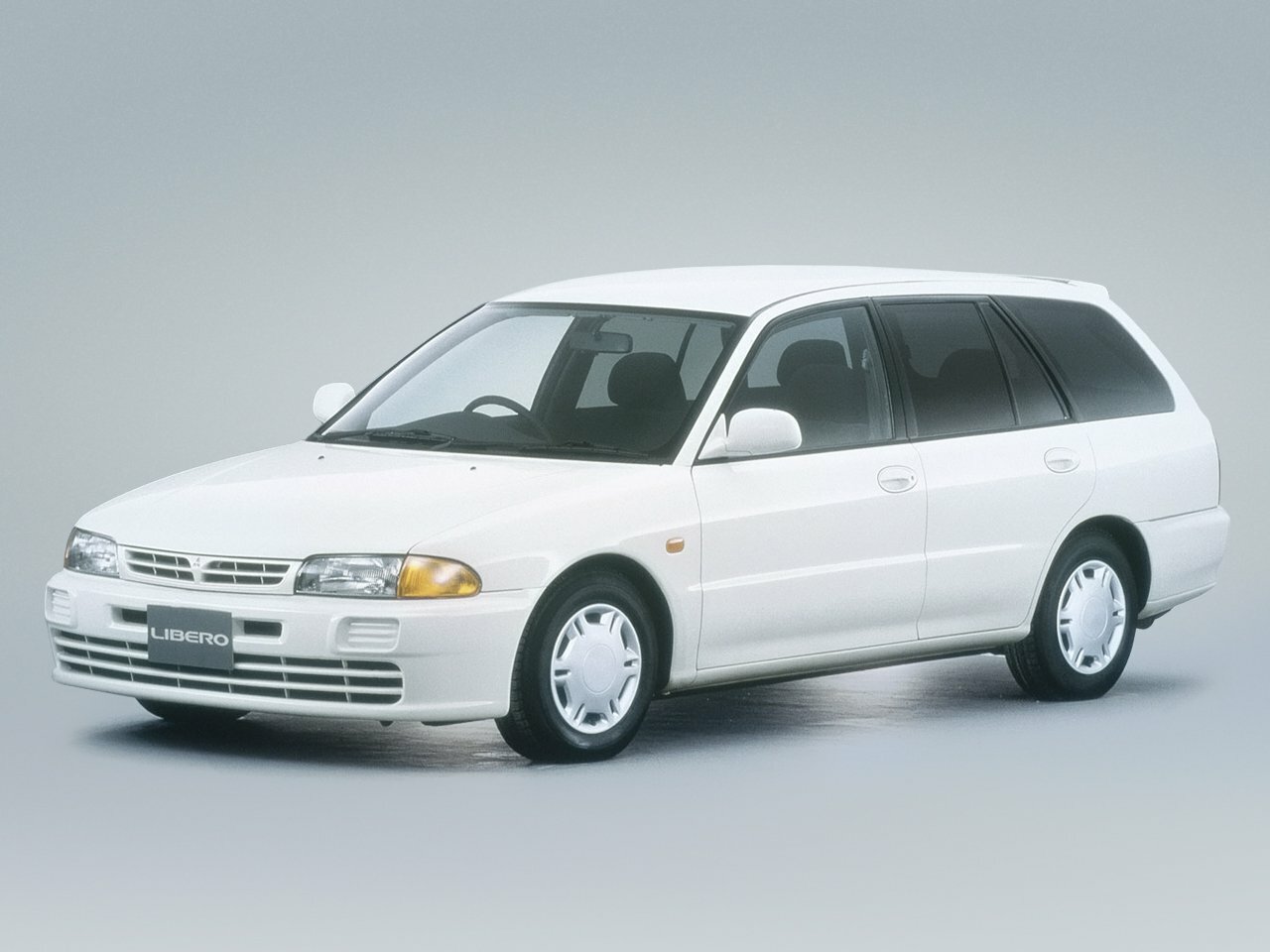 Mitsubishi Libero I Рестайлинг (1995–2003) · 1.8 AT (215 л.с.) 4WD