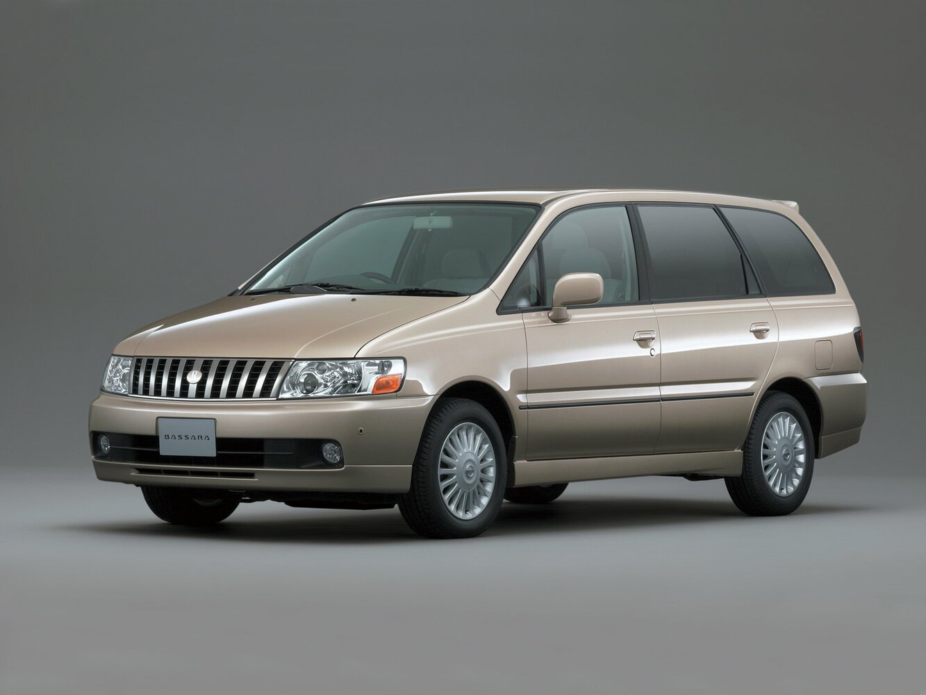 Nissan Bassara (1999–2003) · 2.4 AT (150 л.с.) 4WD