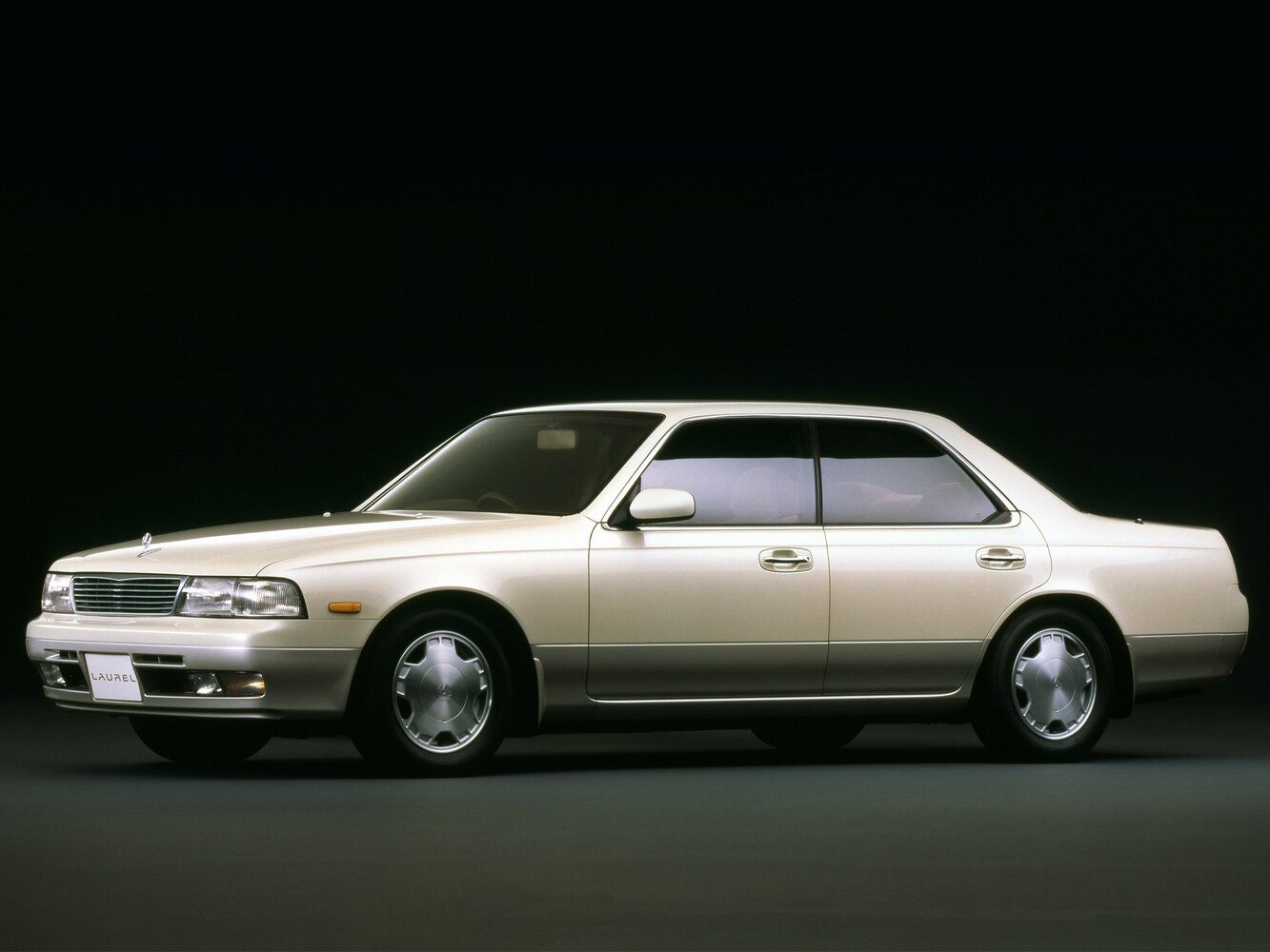 Nissan Laurel VII (C34) (1993–1997) · 2.5 AT (190 л.с.) 4WD