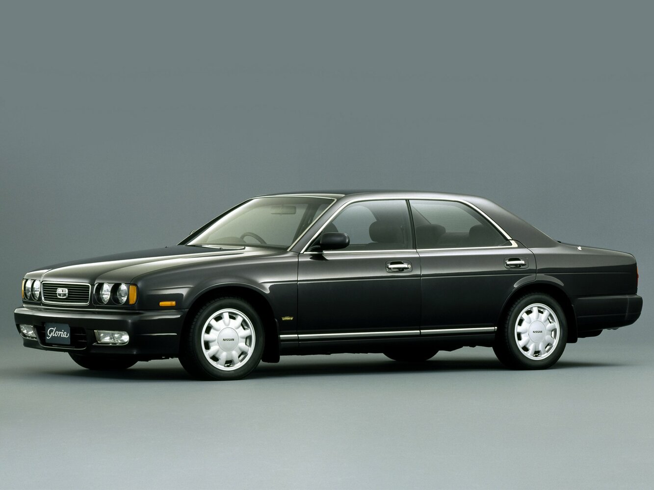 Nissan Gloria IX (Y32) (1991–1995) · 2.0 AT (125 л.с.)