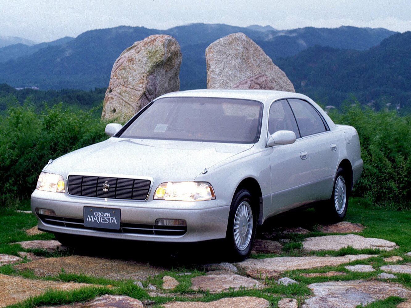 Toyota Crown Majesta I (S140) (1991–1995) · 4.0 AT (260 л.с.)