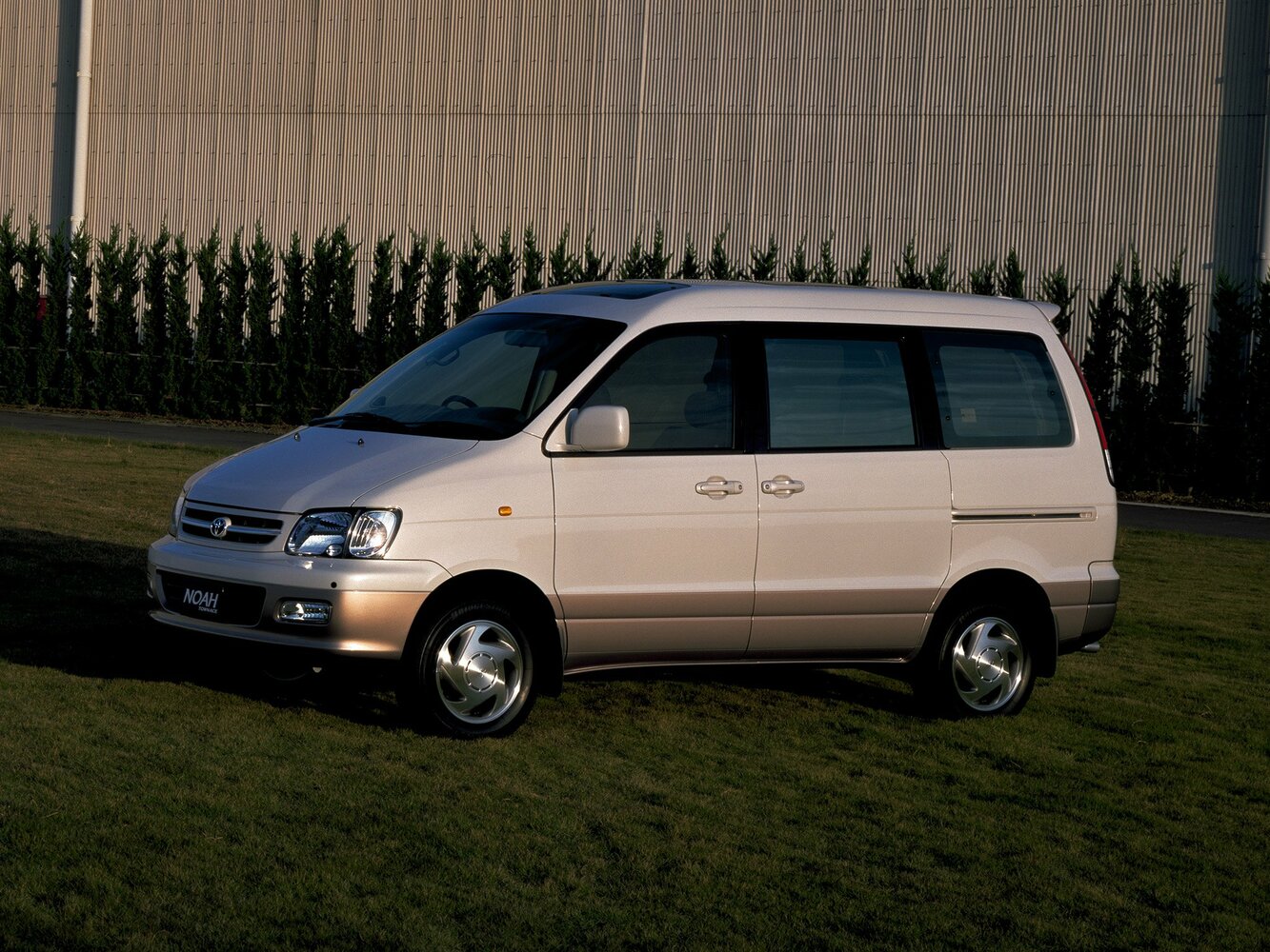 Toyota Town Ace III (1996–2007) · Noah 2.0 AT (130 л.с.)