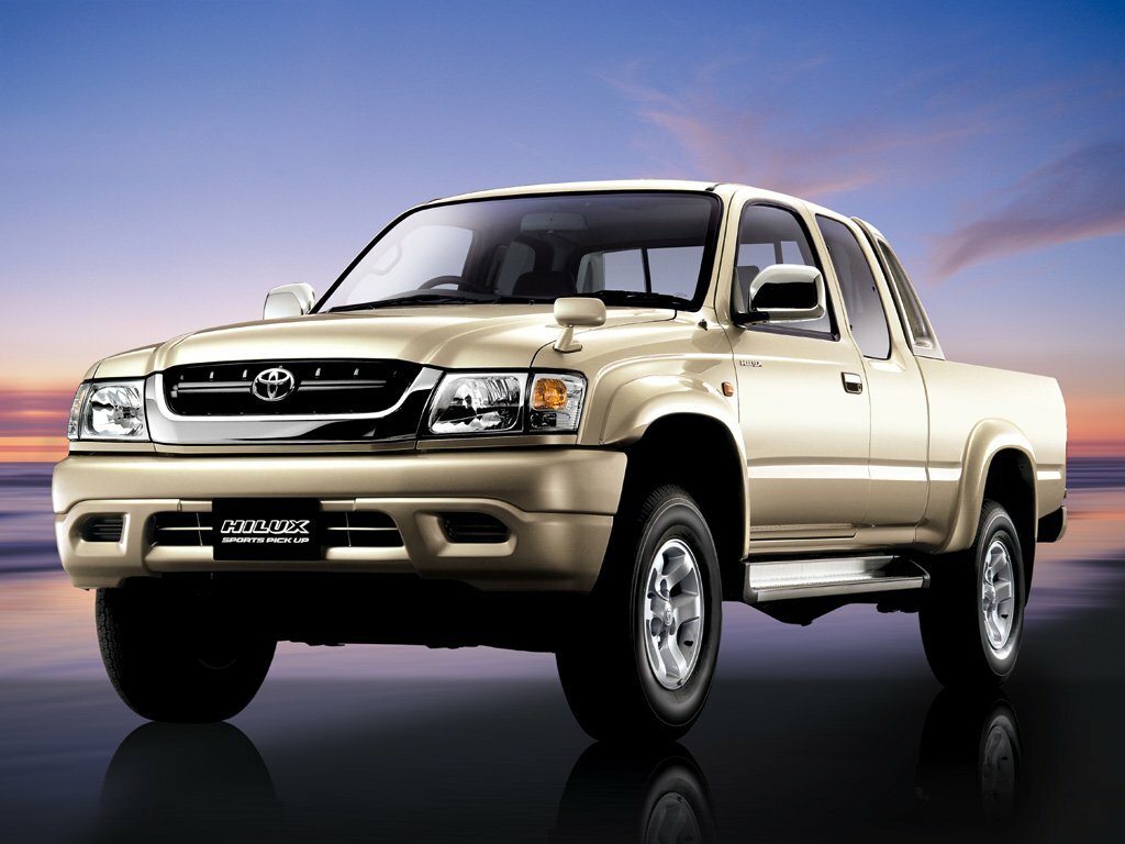 Toyota Hilux VI Рестайлинг (2001–2005) · 2.7 AT (145 л.с.) 4WD