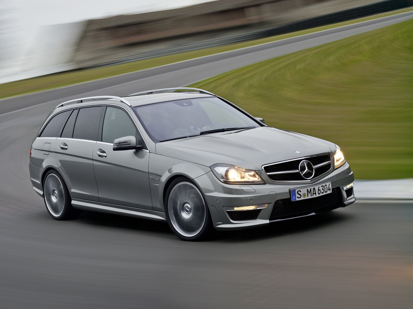 63 AMG 6.2 AT (457 л.с.)