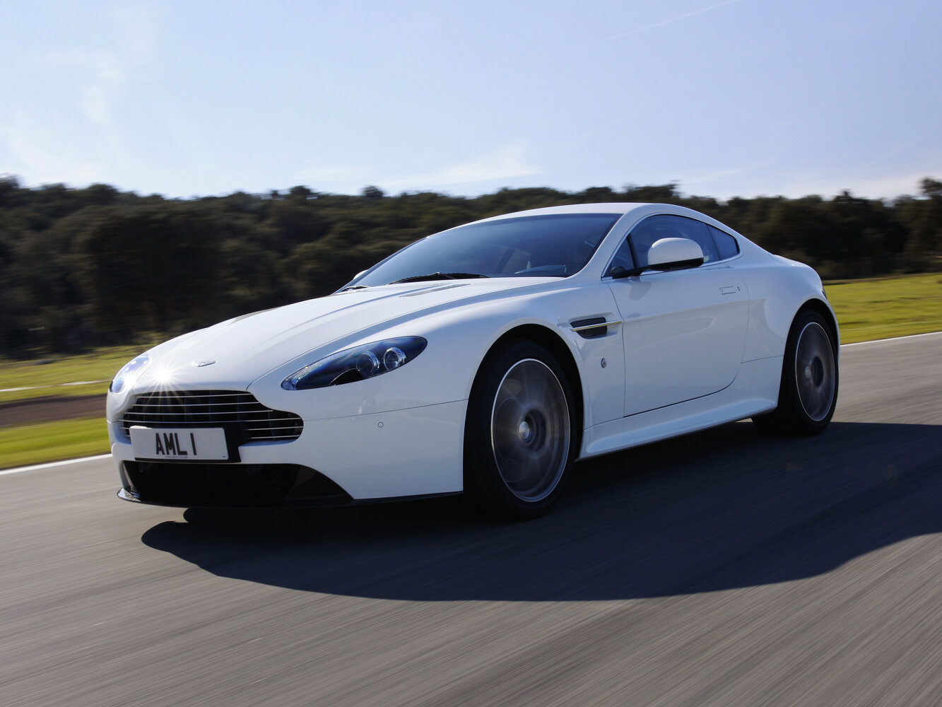 Aston Martin V8 Vantage III Рестайлинг (2008–2017) · 4.7 MT (426 л.с.)