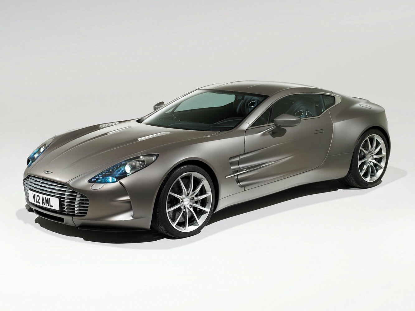 Aston Martin One-77 (2009–2012) · 7.3 AMT (760 л.с.)