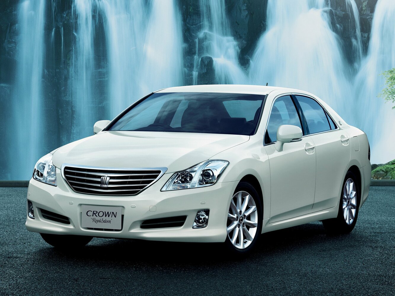 Toyota Crown XIII (S200) (2008–2012) · 3.0 AT (256 л.с.)