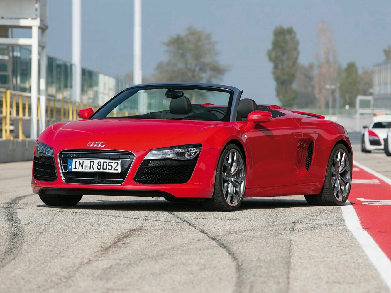 Audi R8 I (Typ 42) Рестайлинг (2012–2015) · V10 5.2 AMT (525 л.с.) 4WD