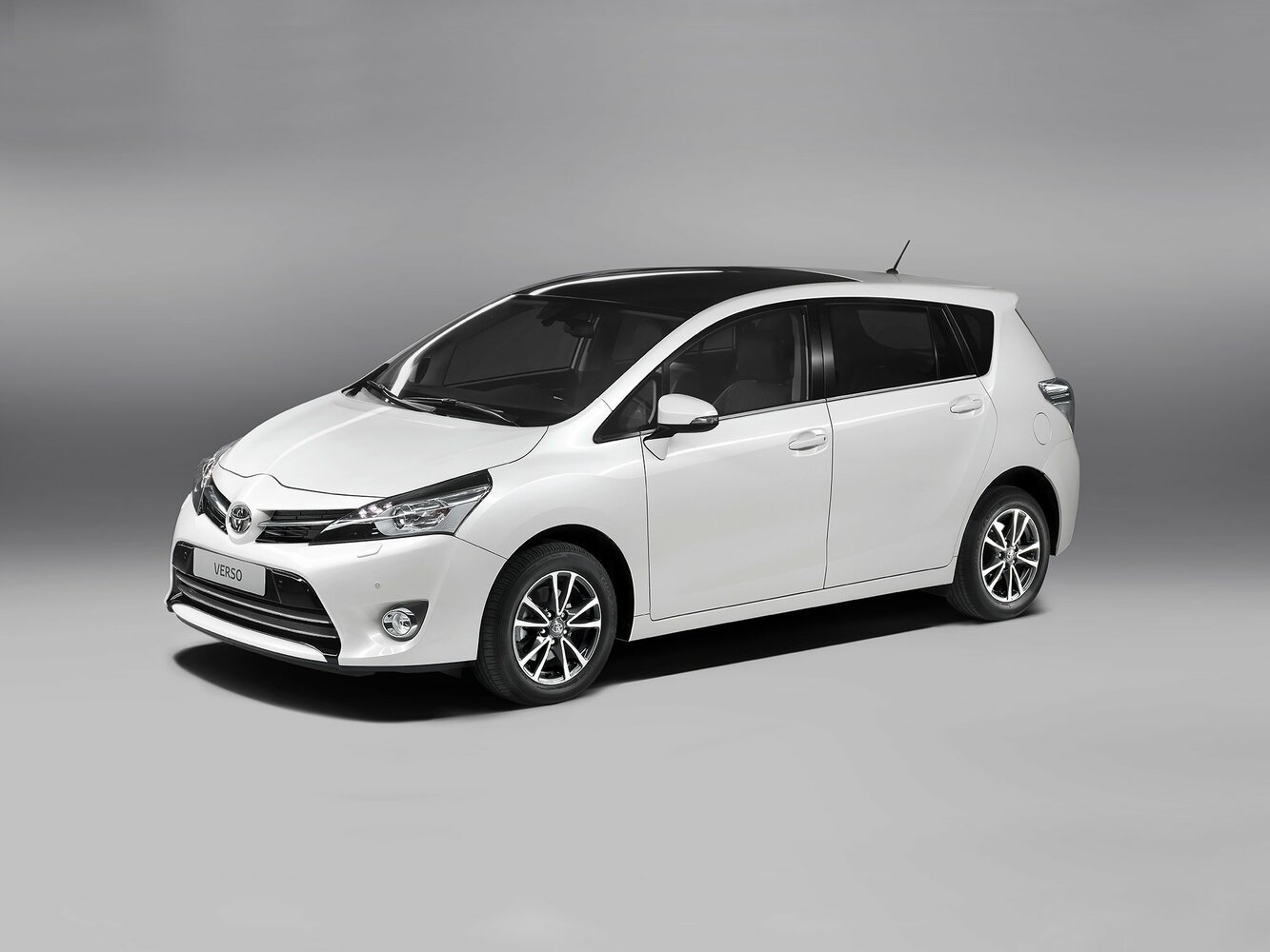 Toyota Verso I Рестайлинг (2012–2018) · 2.0d MT (126 л.с.)
