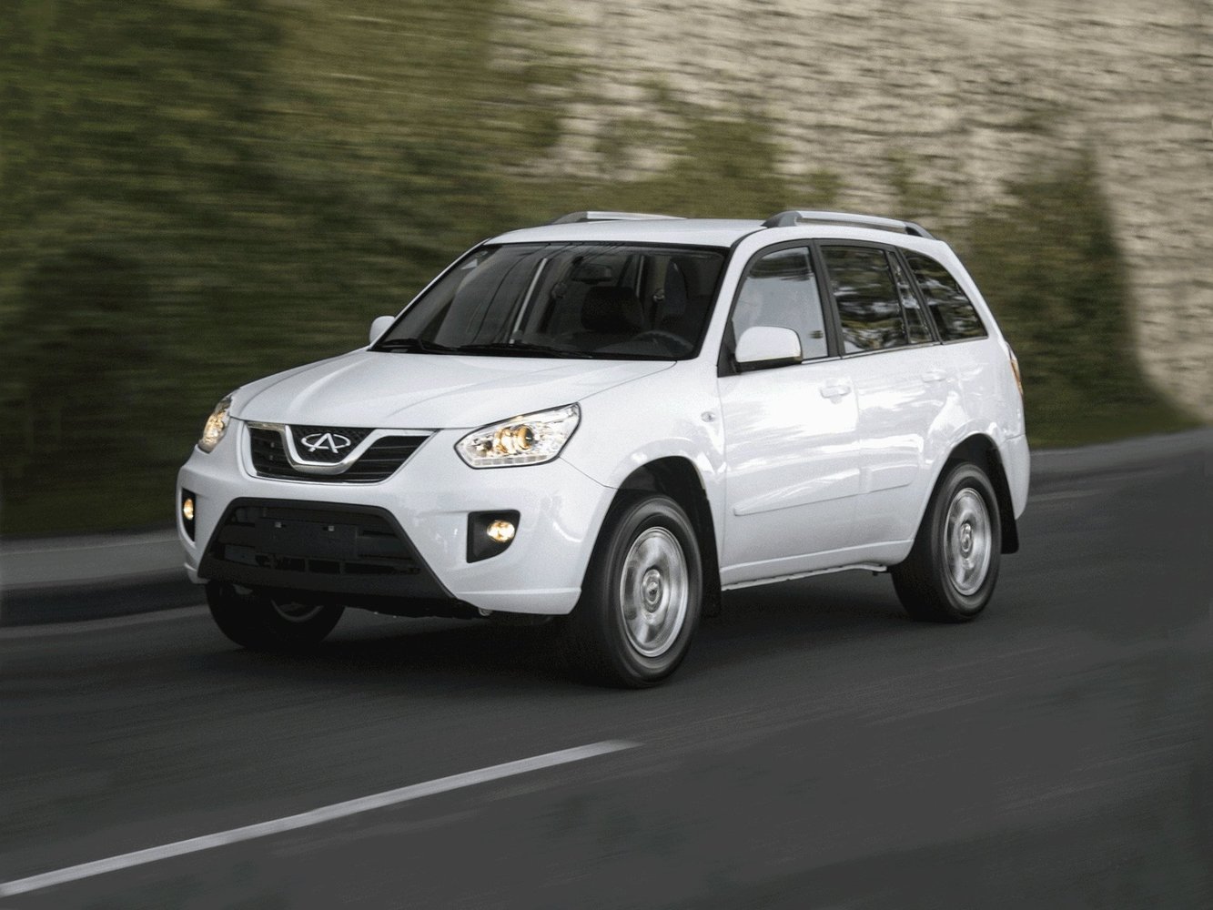 Chery Tiggo (T11) I Рестайлинг (FL) (2011–2016) · 2.0 MT (136 л.с.) 4WD