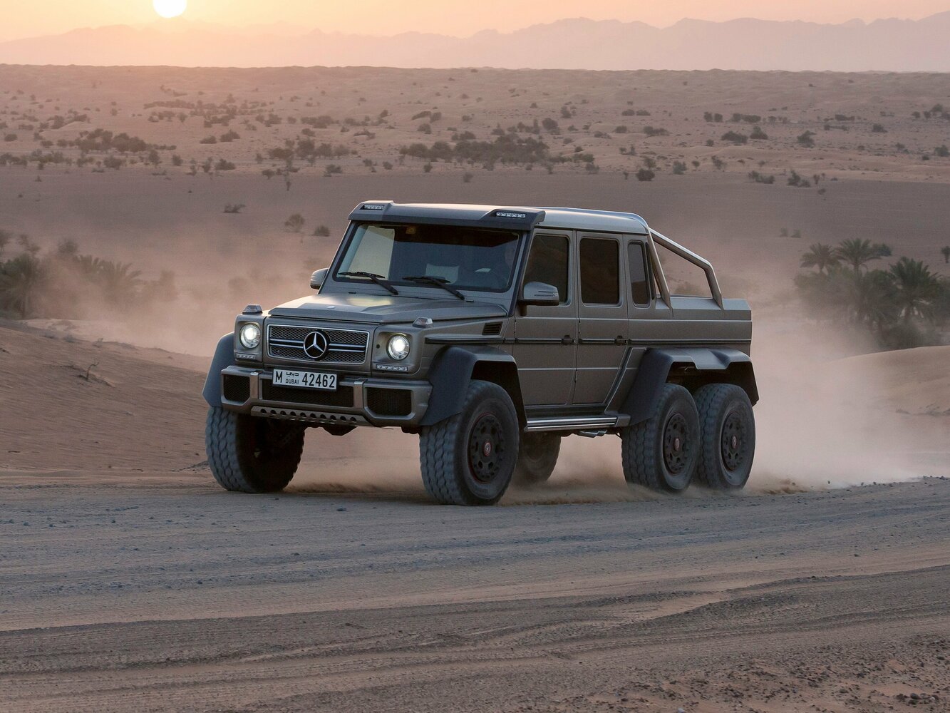 Mercedes-Benz G-Класс AMG 6x6 (2013–2015) · 63 AMG 5.5 AT (544 л.с.) 4WD