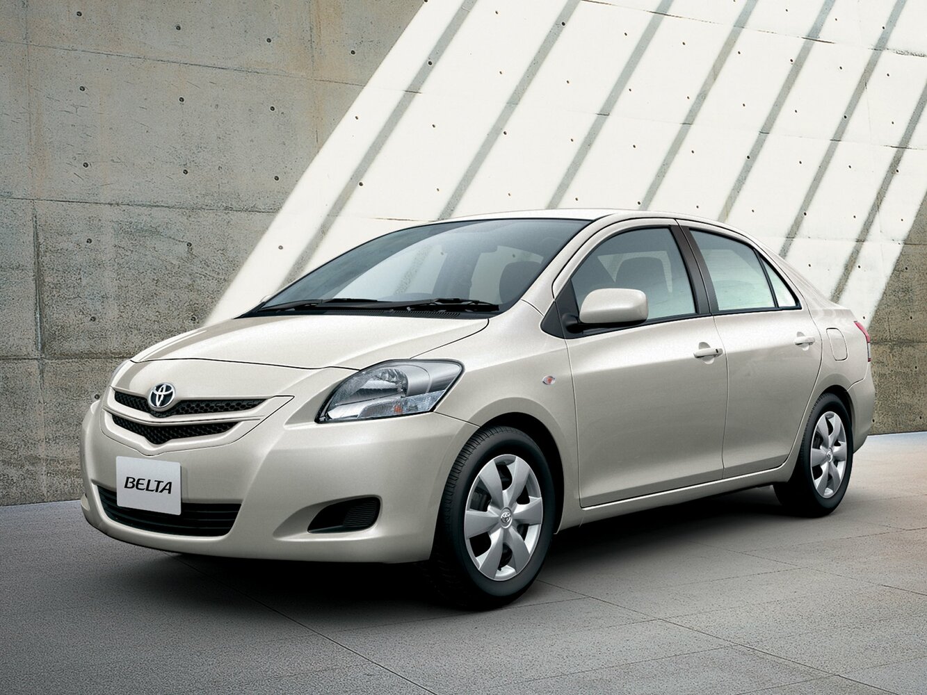 Toyota Belta I (2005–2012) · 1.0 CVT (71 л.с.)