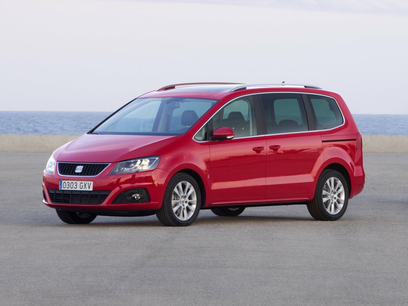 SEAT Alhambra II (2010–2015) · 2.0d MT (140 л.с.)